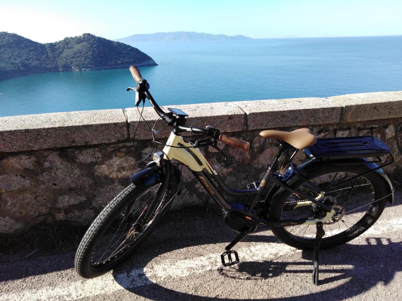 Bike&Boat Argentario Hotel Porto Santo Stefano Kültér fotó